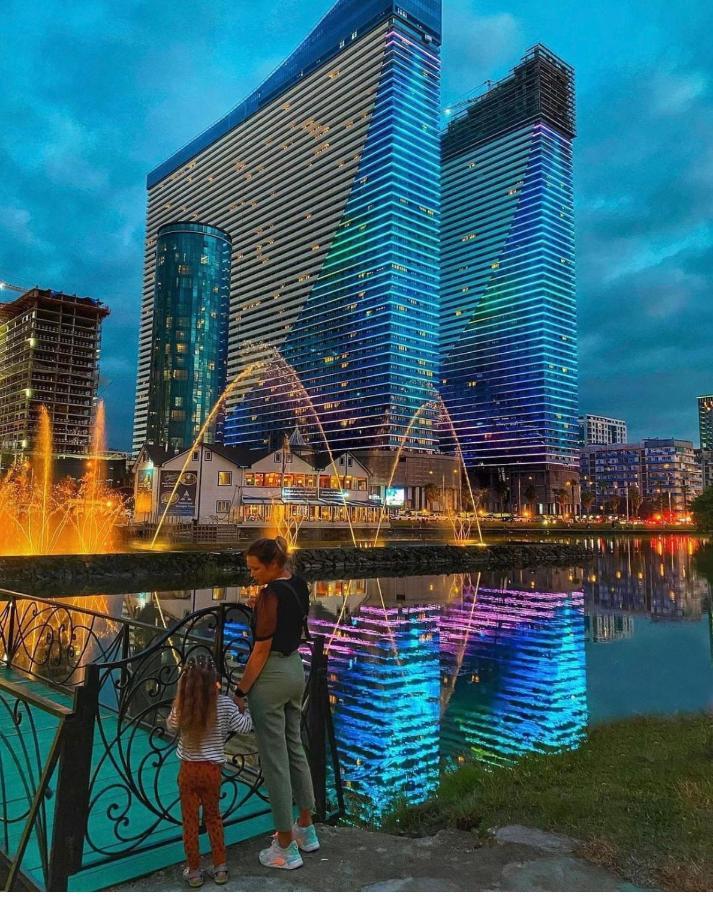 Hotel Black Sea Luxury Towers Batumi Esterno foto