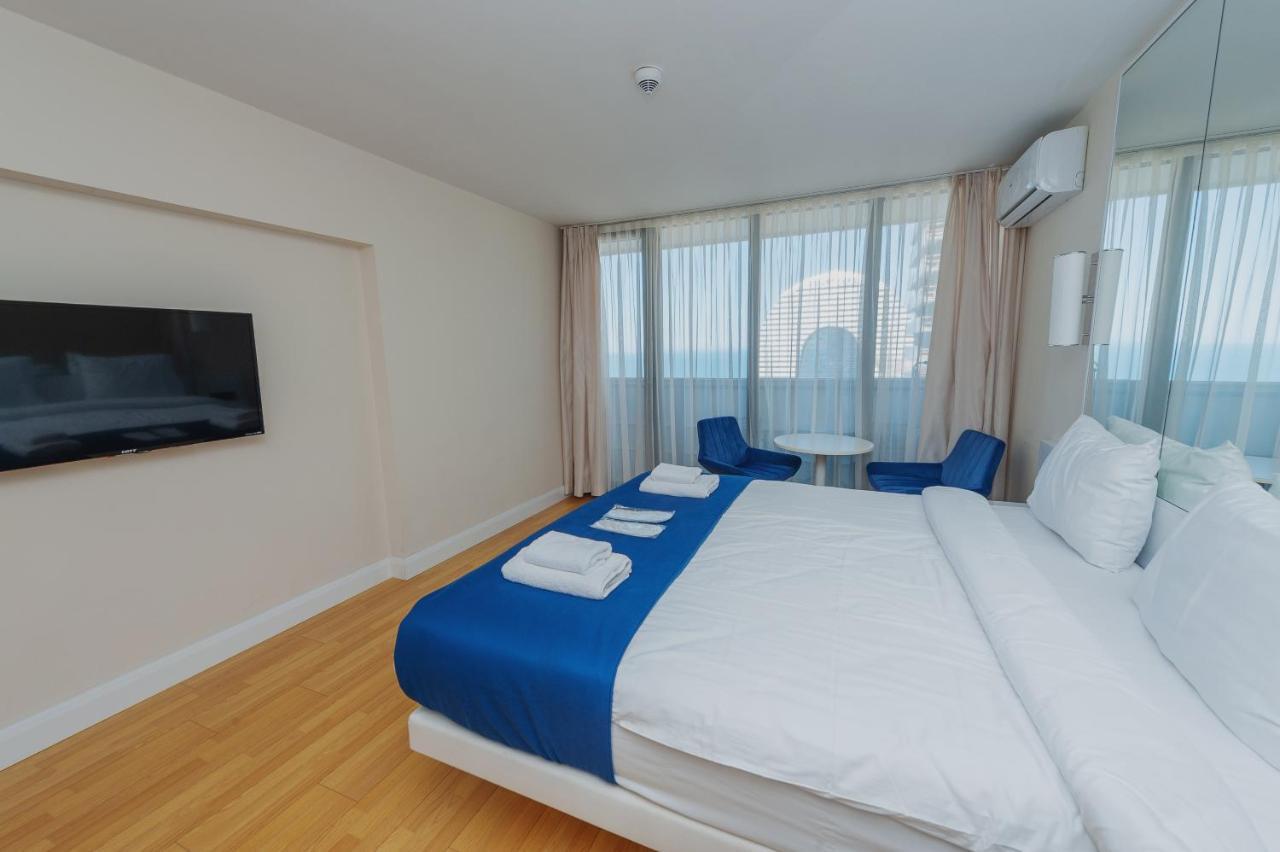 Hotel Black Sea Luxury Towers Batumi Esterno foto