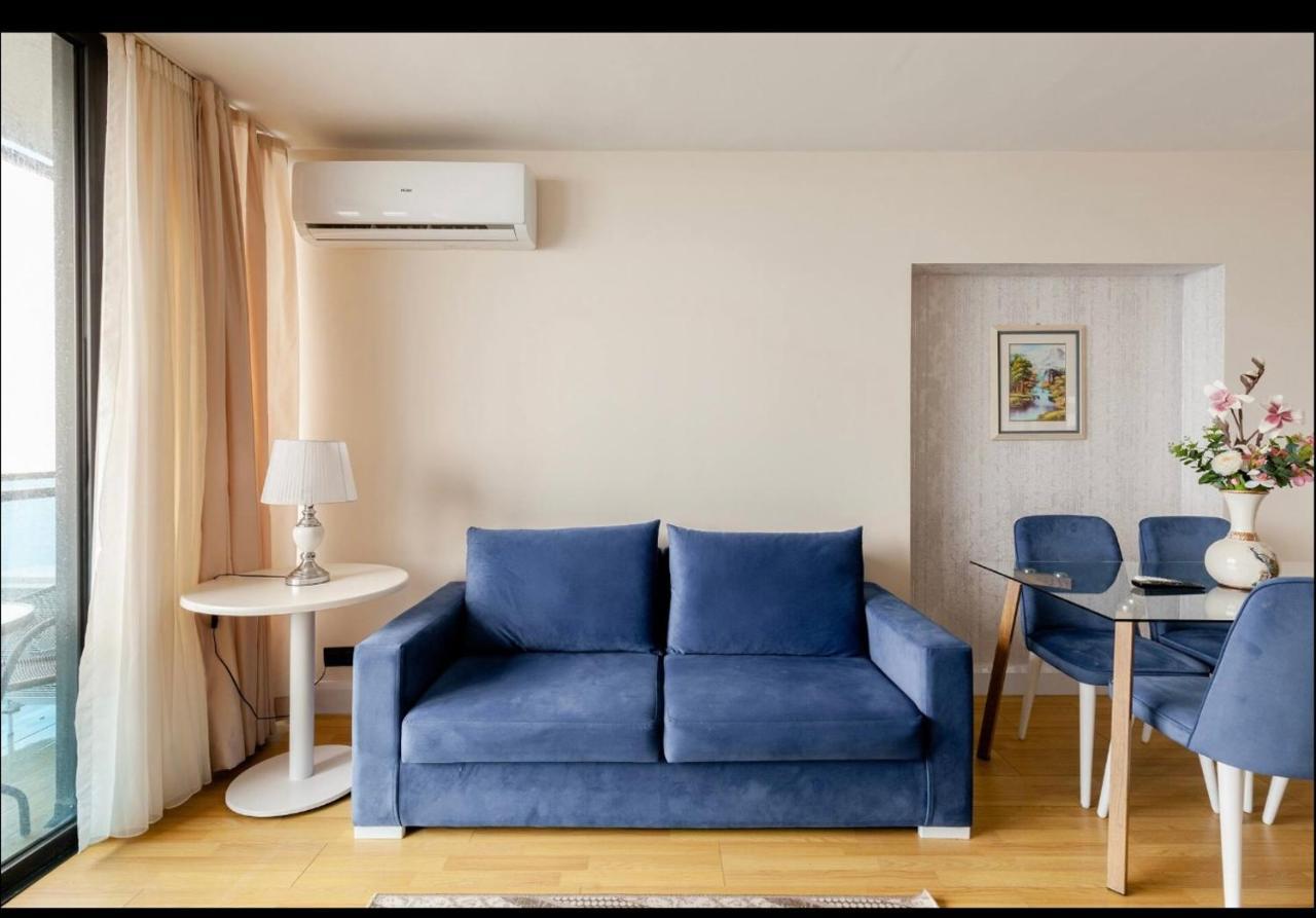 Hotel Black Sea Luxury Towers Batumi Esterno foto