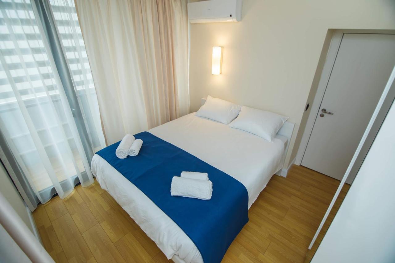 Hotel Black Sea Luxury Towers Batumi Esterno foto