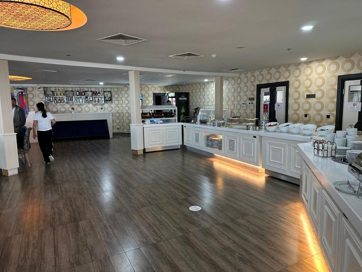 Hotel Black Sea Luxury Towers Batumi Esterno foto