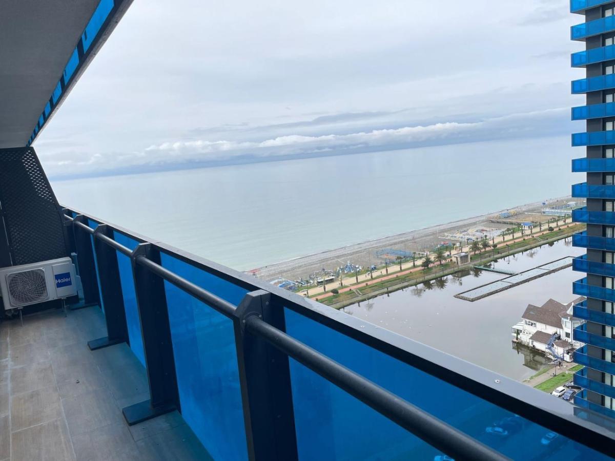 Hotel Black Sea Luxury Towers Batumi Esterno foto