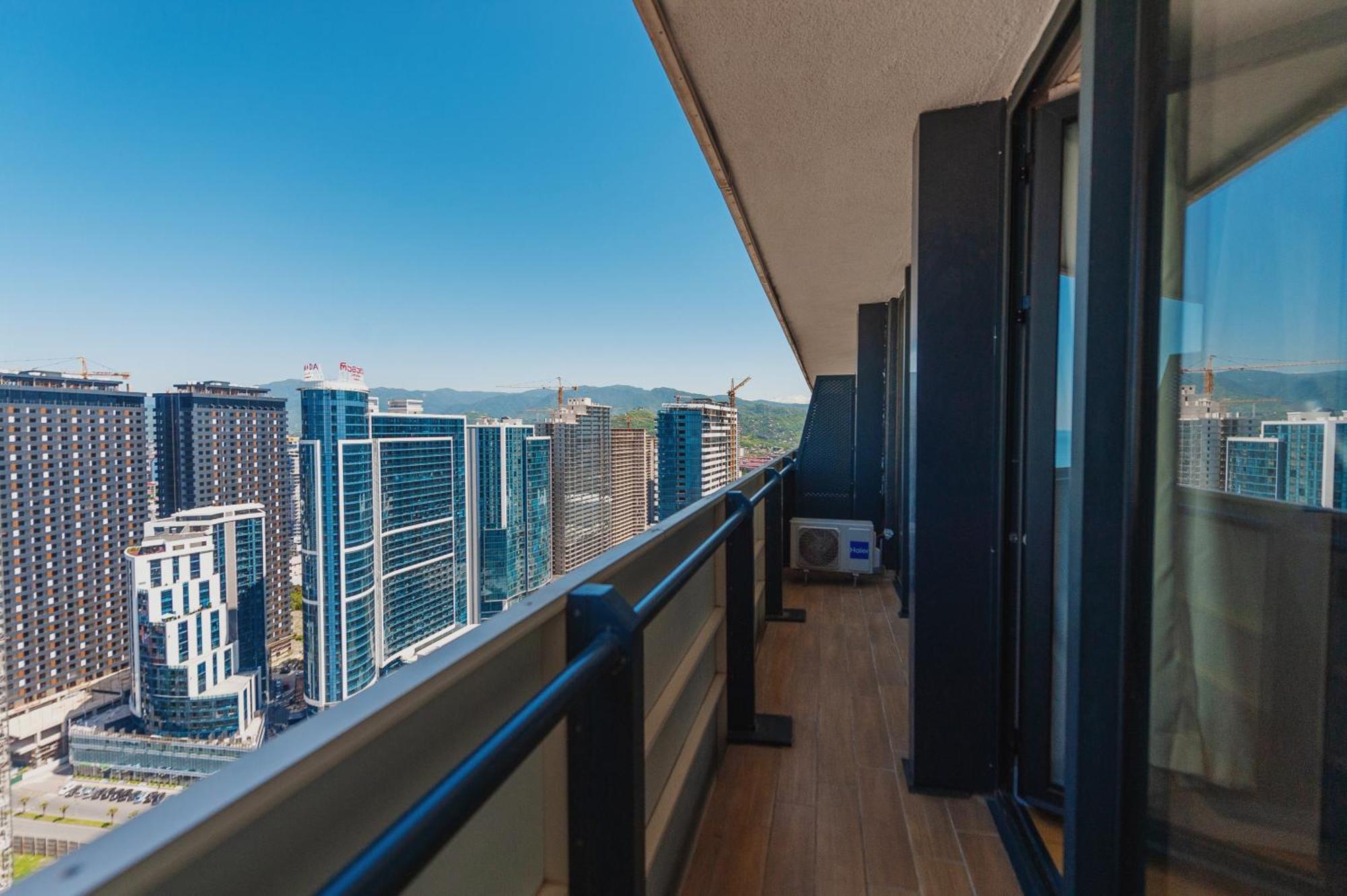 Hotel Black Sea Luxury Towers Batumi Esterno foto