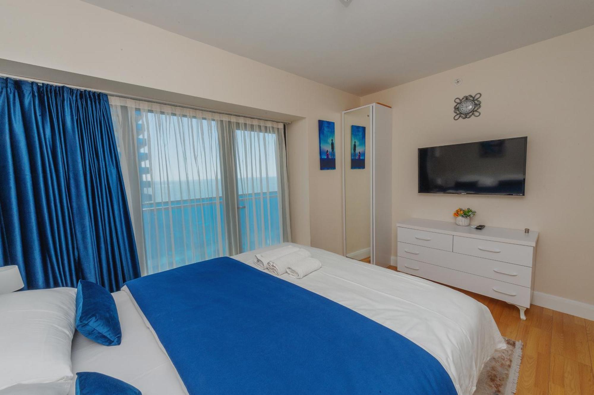 Hotel Black Sea Luxury Towers Batumi Esterno foto