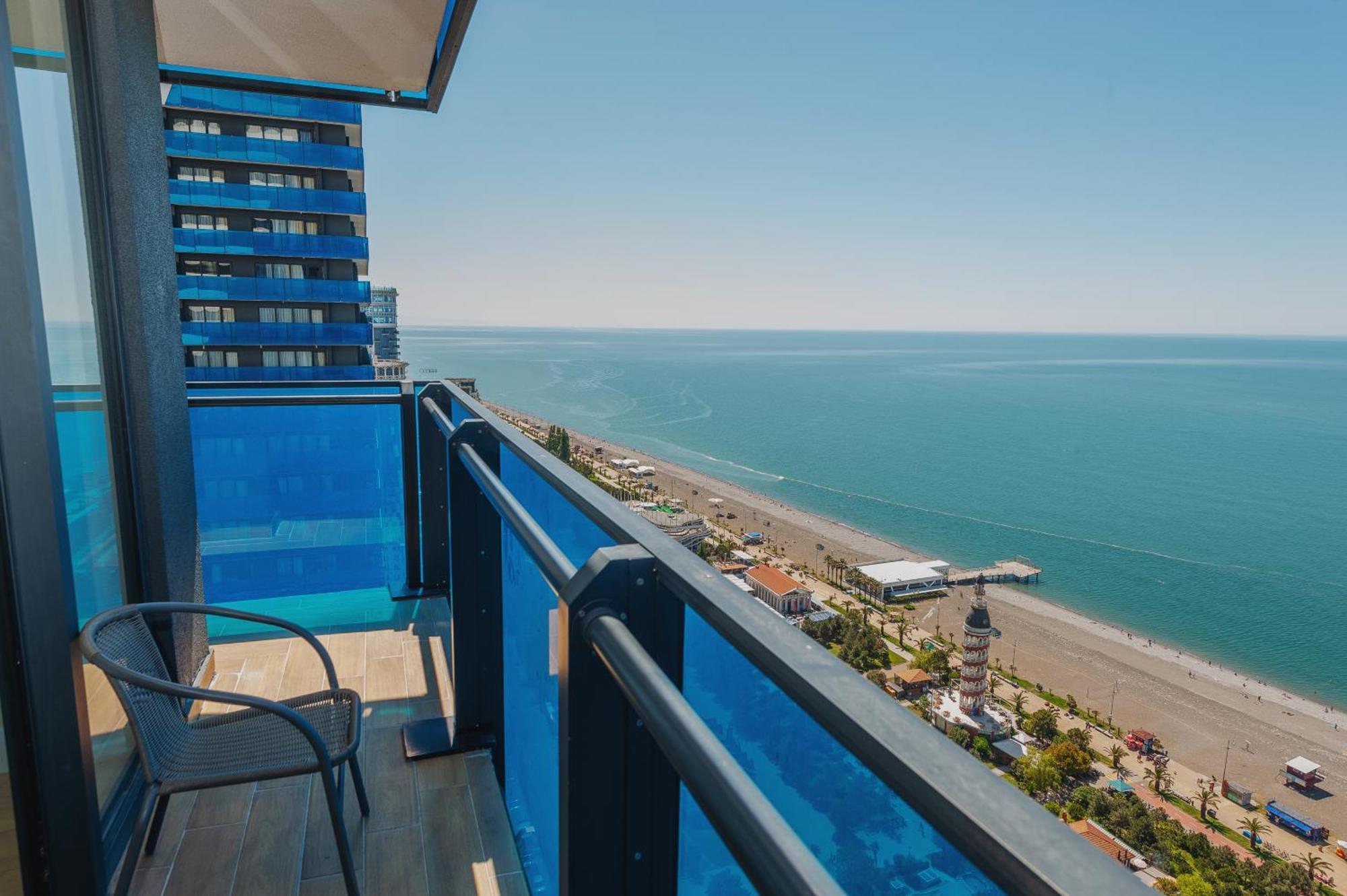 Hotel Black Sea Luxury Towers Batumi Esterno foto