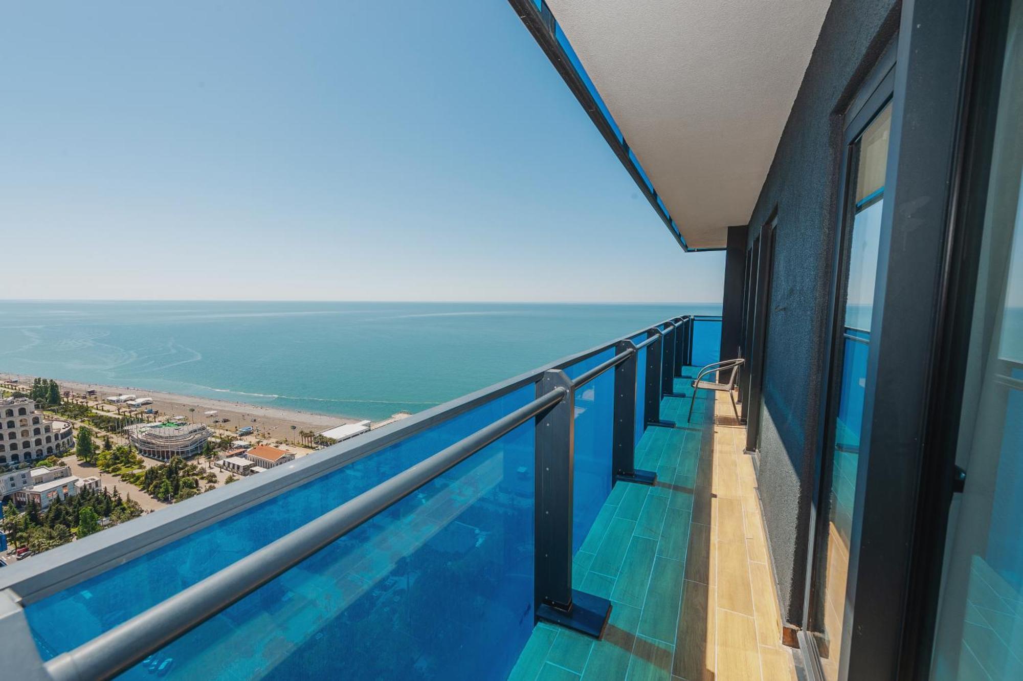Hotel Black Sea Luxury Towers Batumi Esterno foto