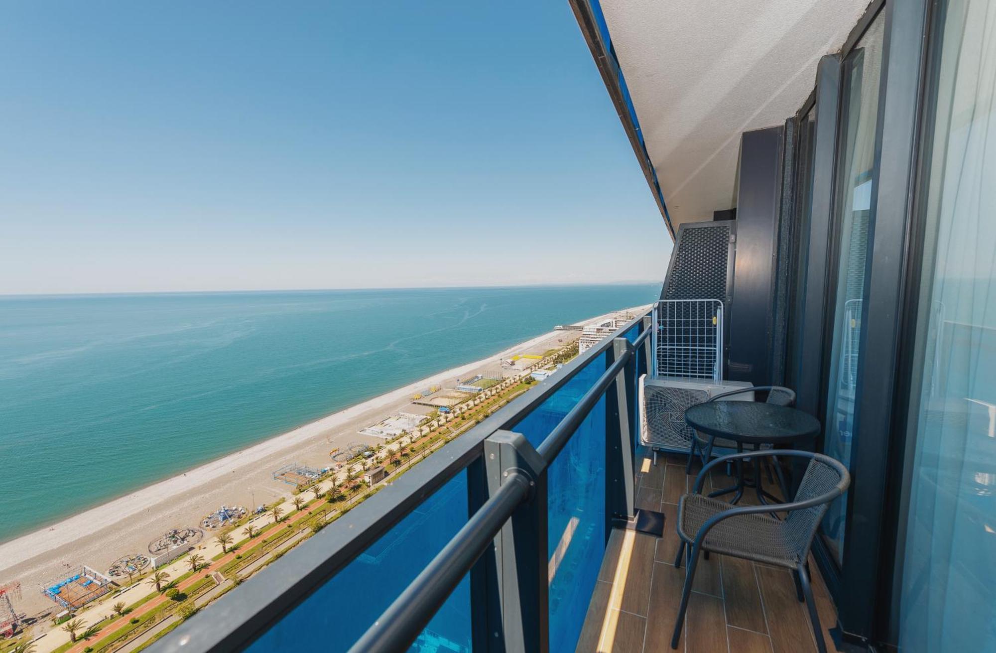 Hotel Black Sea Luxury Towers Batumi Esterno foto