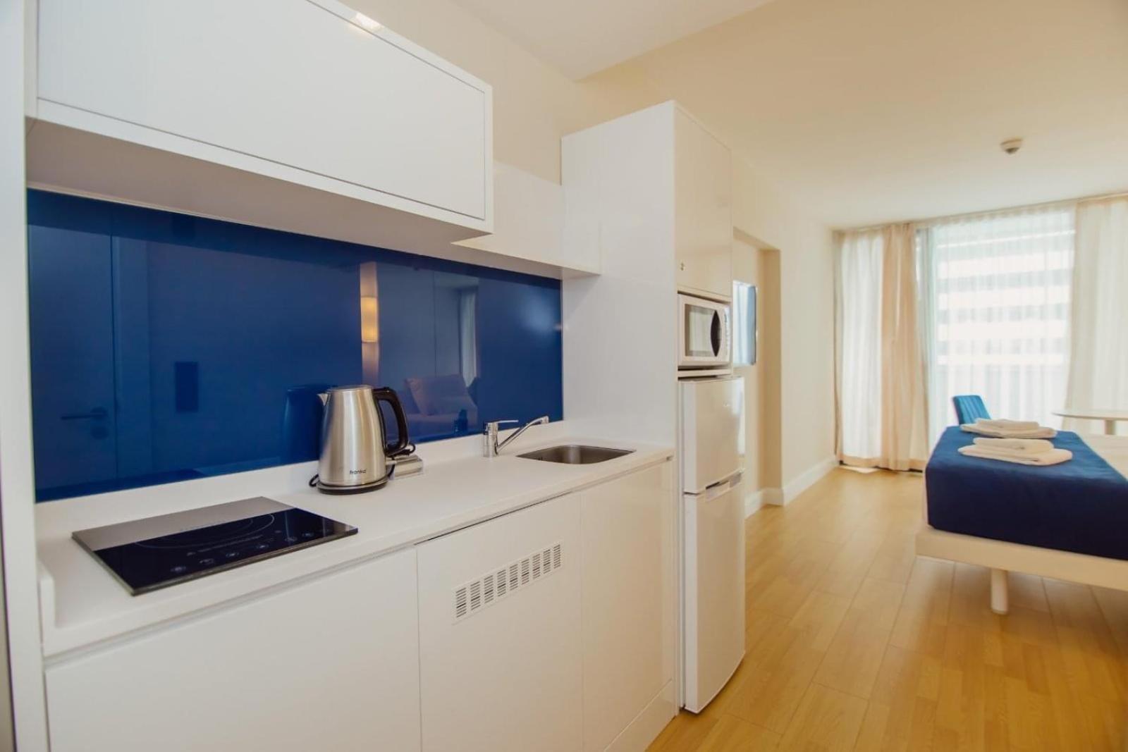Hotel Black Sea Luxury Towers Batumi Esterno foto